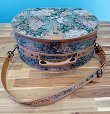 Lovely Large Vintage Carlton Collection Tapestry Travel Bag Suitcase