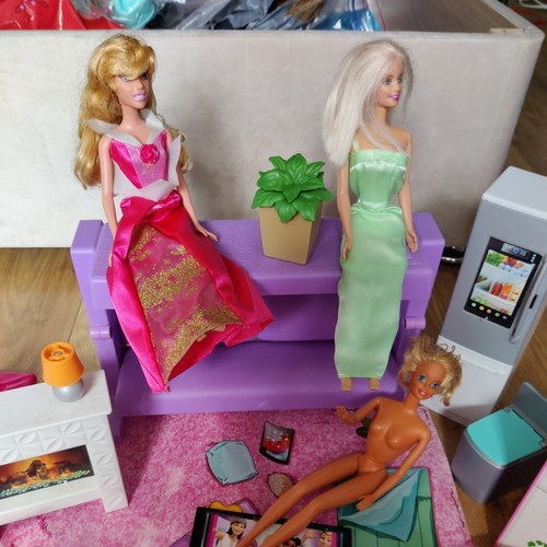 Barbie dream house - barbie,