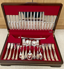 SILVER PLATED CANTEEN OF CUTLERY (86 Pieces) IN WOODEN BOX