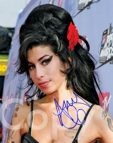 Amy winehouse signed autograph - amy,