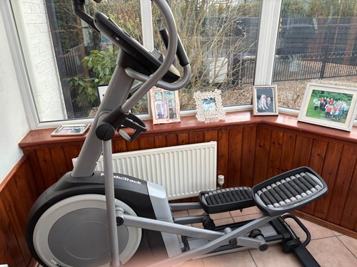 Cross trainer - cross,