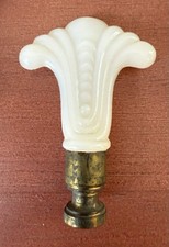 Antique WHITE MOONSTONE Aladdin “MOONSHEAF” (1941) Glass Lamp Finial