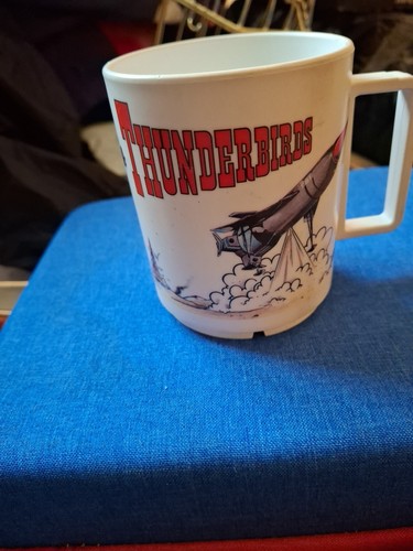 Vintage thunderbirds plastic - thunderbirds,
