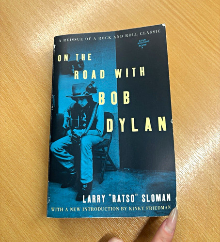 The road with bob dylan - road,
