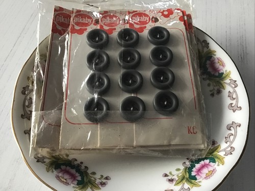 Bulk vintage pikaby buttons - bulk,