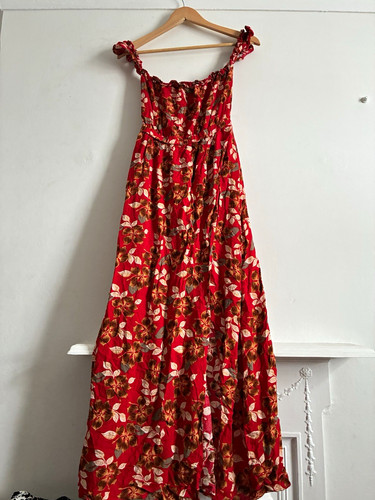 Boohoo size red floral - boohoo,