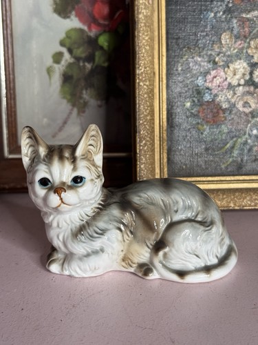 Vintage cat figurine - vintage, ornament