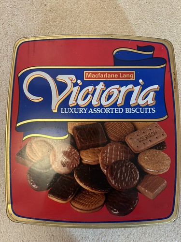 Victoria luxury biscuit tin - biscuit,