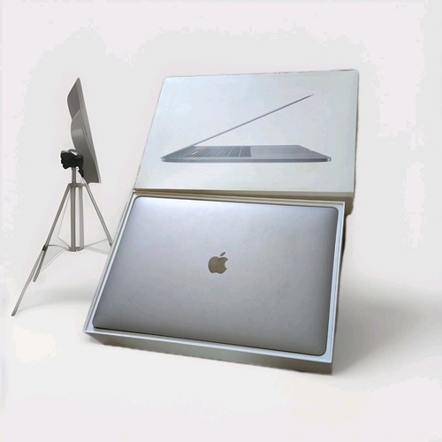 Macbook pro 2018 touch - 15", |