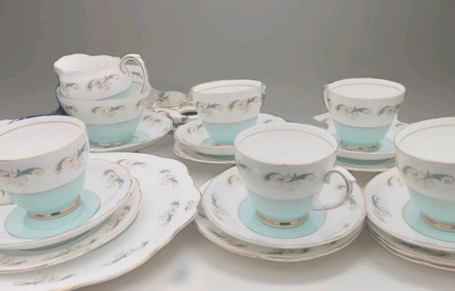 Pretty vintage tea set - pretty,