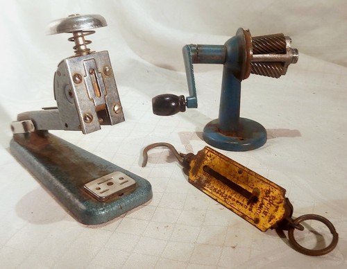 Vintage brass pocket balance - brass,