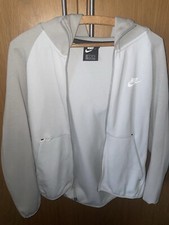 Nike platinum tech fleece