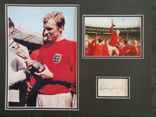 Bobby moore signed - -,