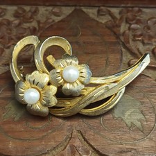 Sphinx Brooch Gold Tone Faux