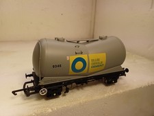 00 Hornby R6253A 3 PACK of Vee Tank Wagons 'Blue Circle Cement'