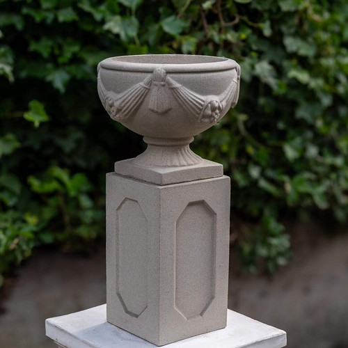 Large round sandstone garden - round,