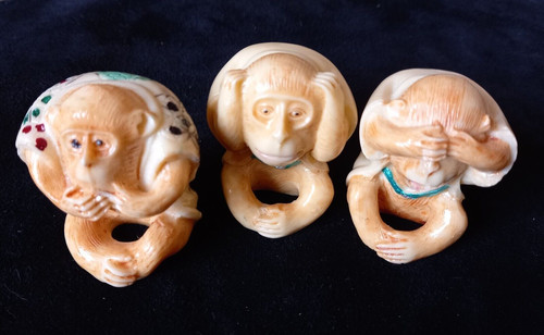 Wise monkeys sculpture resin - 3,