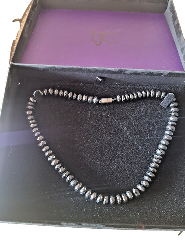 Black stone necklace - black,