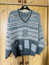 Tom sayers. Size M..Grey And