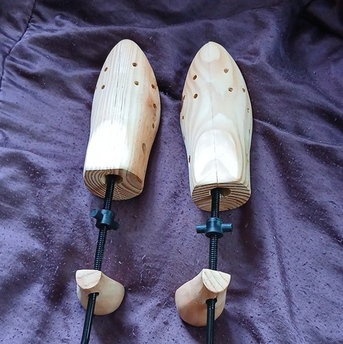 Pine wood adjustable shoe - pine,