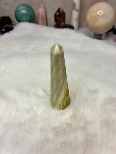 Serpentine crystal tower - crystal, point