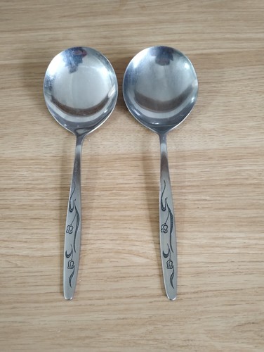 Two vintage fruit - two, serving