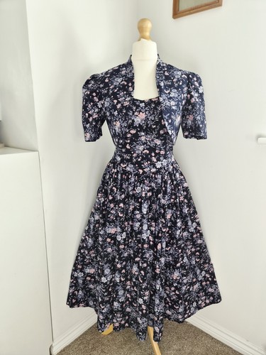 Vtg laura ashley navy floral - laura,