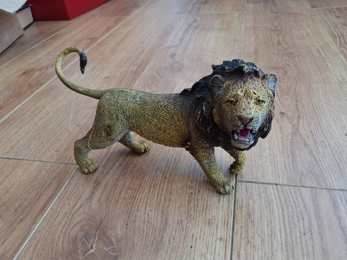 Vintage aaa solid - solid, lion