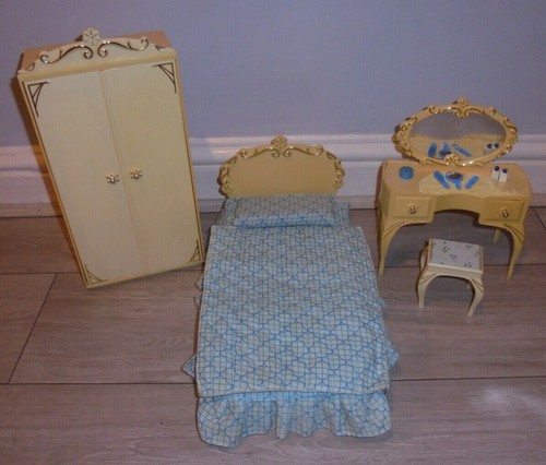 Vintage 1970 sindy doll - doll, size