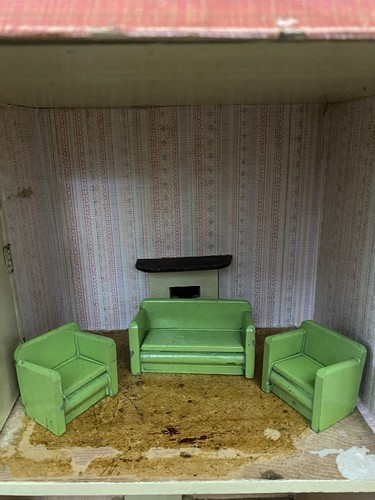 Vintage wooden dolls house - dolls,
