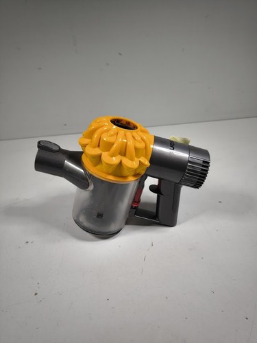 Dyson vacuum used no - v6,