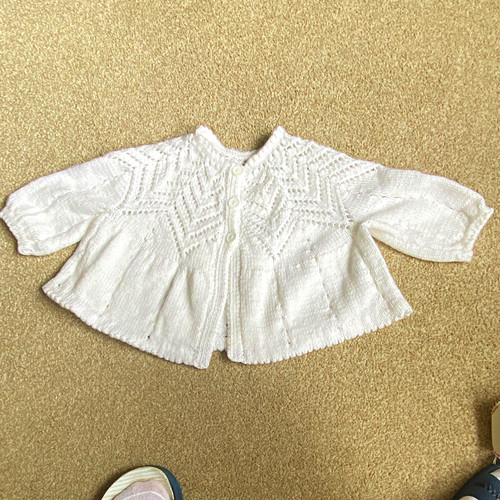White cable knit acrylic - white,
