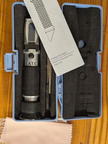 Refractometer with gravity