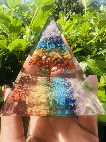 Large chakra crystal - , pyramid