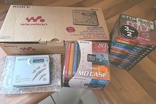 Sony Walkman Minidisc Player and Recorder MZ-R500(AS NEW) with 21 New Minidiscs.