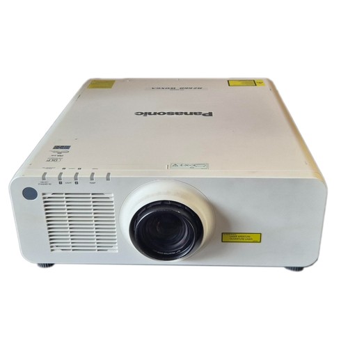 Panasonic rz660lw wuxga dlp - wuxga,
