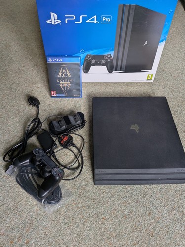 Ps4 pro 1tb console - console, boxed