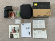 Nikon Speedlight SB-910 AF Professional Flash - Near Mint with all accessories