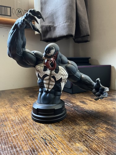 2012 gentle giant marvel - marvel, venom