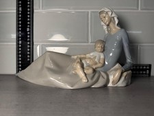 NAO by Lladro Figurine Reclining Mother & Child Made in Spain Model 450 – 35 cm