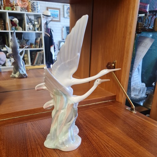Nao lladro very - by, storks