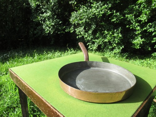 Antique copper frying pan - 12",