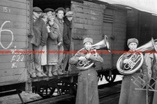 F024013 Soviet civilians and