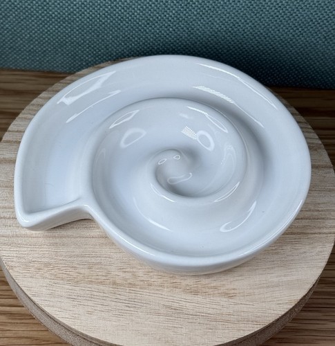 Beautiful white ceramic swirl - beautiful,