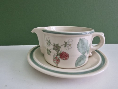 Wedgwood raspberry cane - wedgwood, gravy