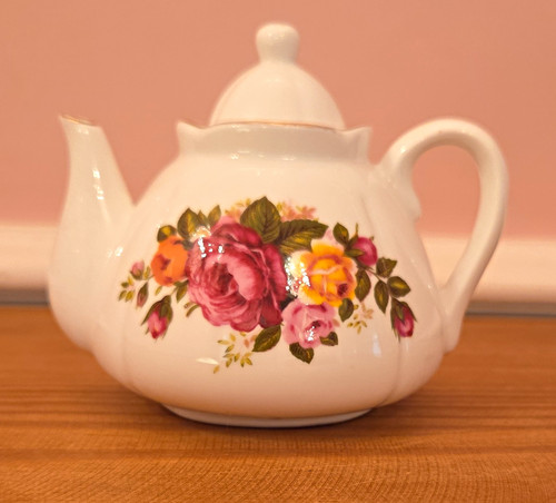 White floral ceramic tea - white,