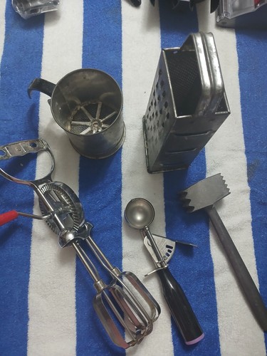 Lot vintage kitchen stuff - of,