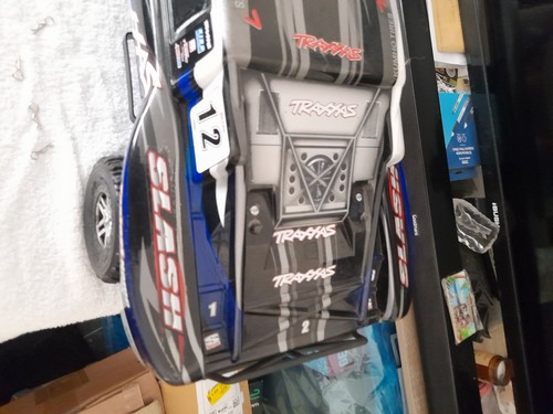 Traxxas slash 2wd brushed - traxxas,