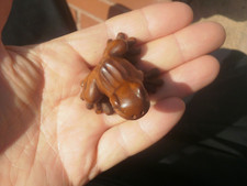 1a.. Hand Carved wood netsuke tree frog sitting collectable boxwood figure