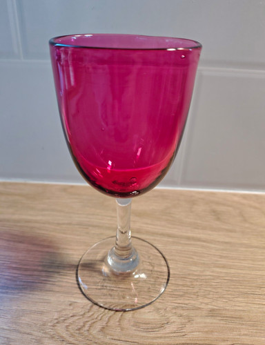 Cranberry clear glass wine - /,